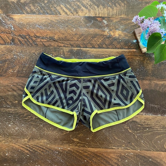 lululemon athletica Pants - Lululemon Speed Shorts Rare 🦄